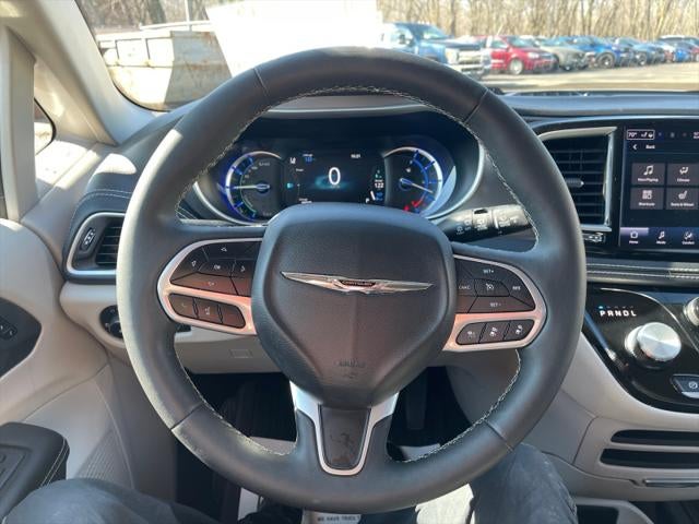 2024 Chrysler Pacifica Hybrid Select