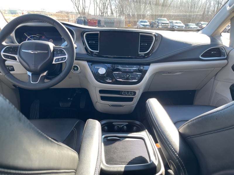 2024 Chrysler Pacifica Hybrid Select