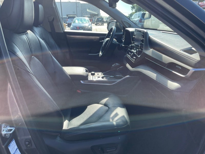 2021 Toyota HIGHLANDER Limited