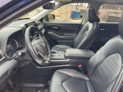 2022 Toyota HIGHLANDER HYBRD Hybrid XLE