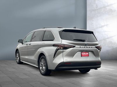 2024 Toyota SIENNA XLE XLE