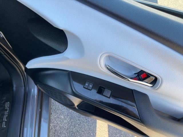 2020 Toyota PRIUS XLE