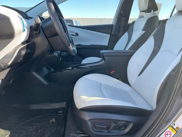 2020 Toyota PRIUS XLE