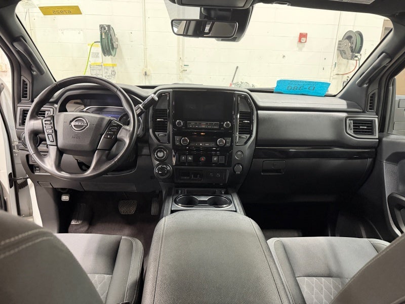 2023 Nissan Titan SV