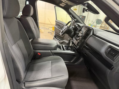 2023 Nissan Titan SV
