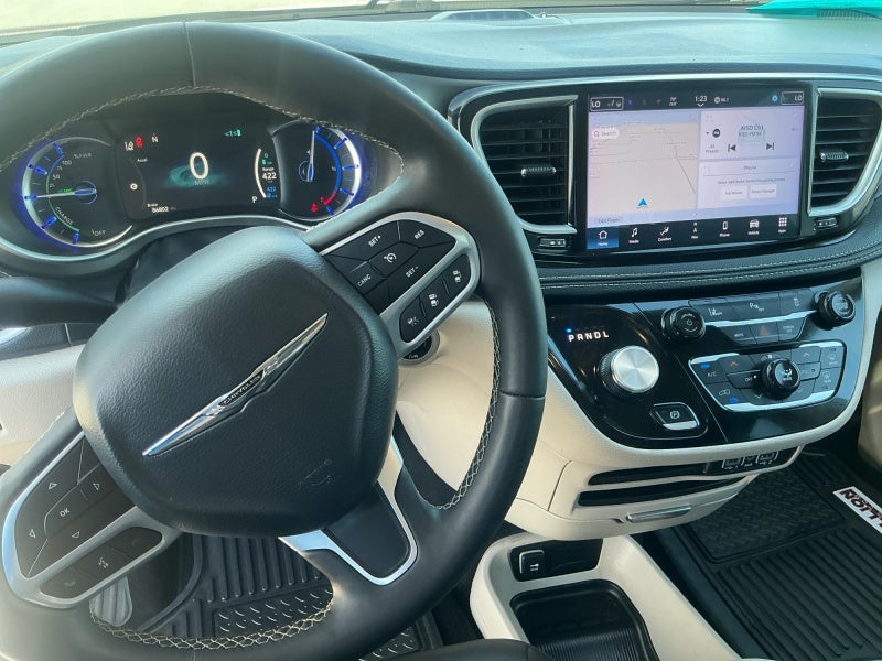 2024 Chrysler Pacifica Hybrid Select