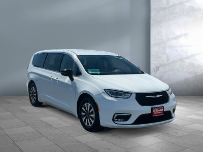 2024 Chrysler Pacifica Hybrid Select