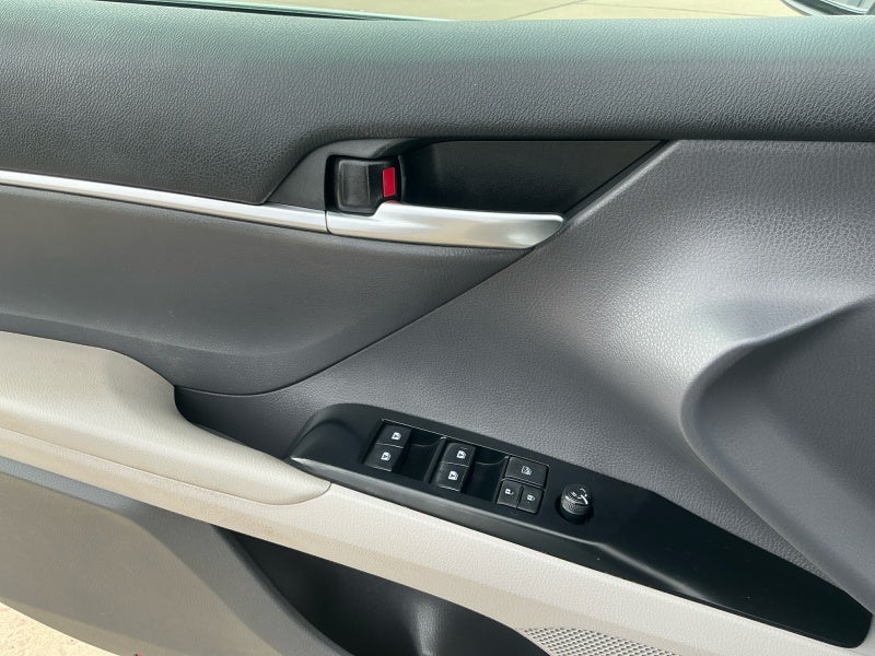 2020 Toyota Camry Hybrid LE