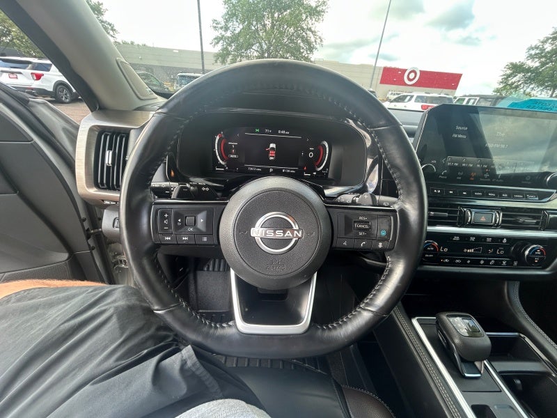 2022 Nissan Pathfinder Platinum