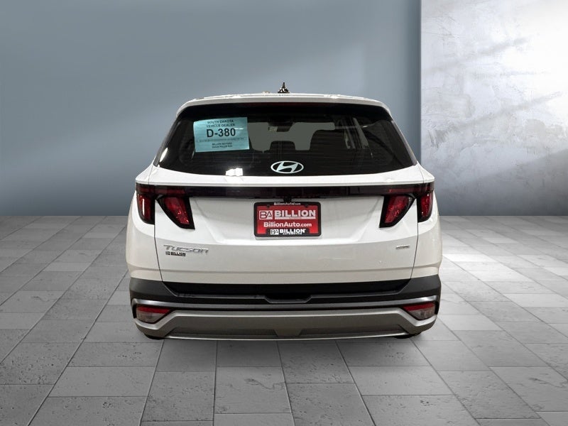 2026 Hyundai TUCSON SE