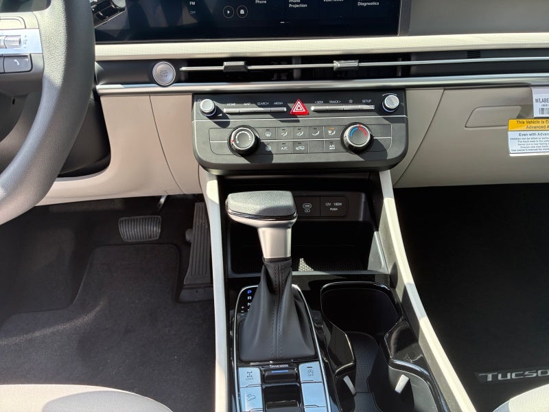 2026 Hyundai TUCSON SE