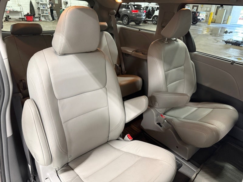 2019 Toyota Sienna XLE Premium