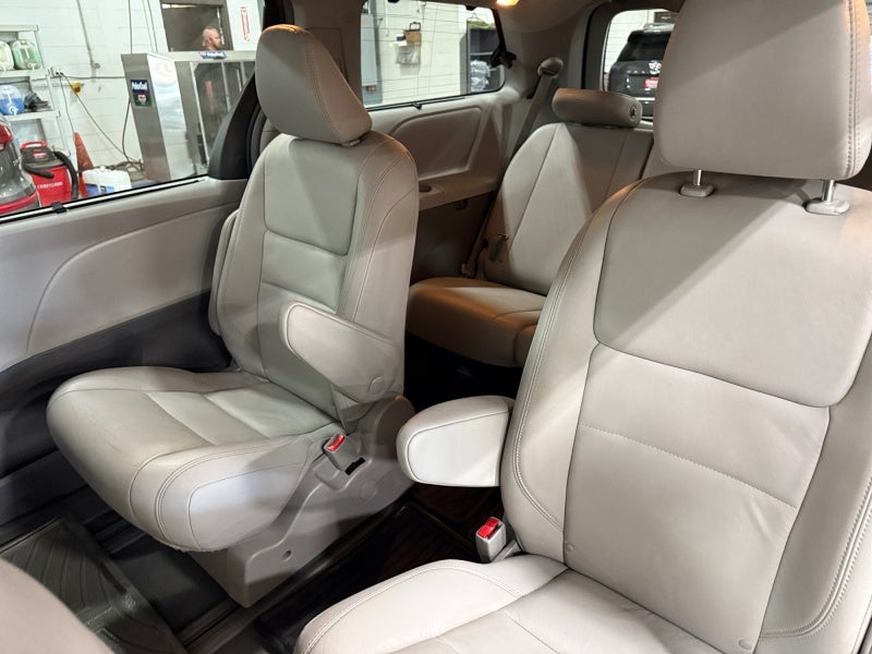 2019 Toyota Sienna XLE Premium
