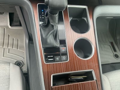 2023 Toyota Sienna LE
