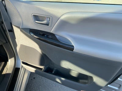 2018 Toyota Sienna XLE