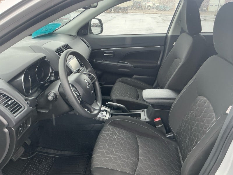 2025 Mitsubishi Outlander Sport ES