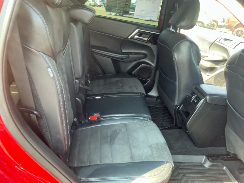 2023 Mitsubishi Outlander SE Special Edition