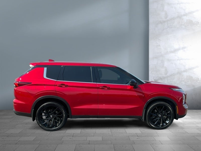 2023 Mitsubishi Outlander SE Special Edition