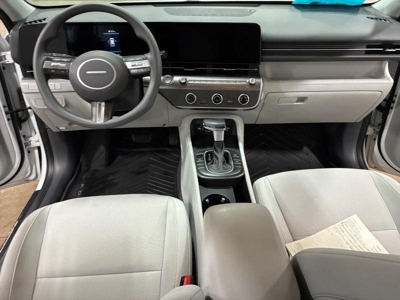 2025 Hyundai KONA SE