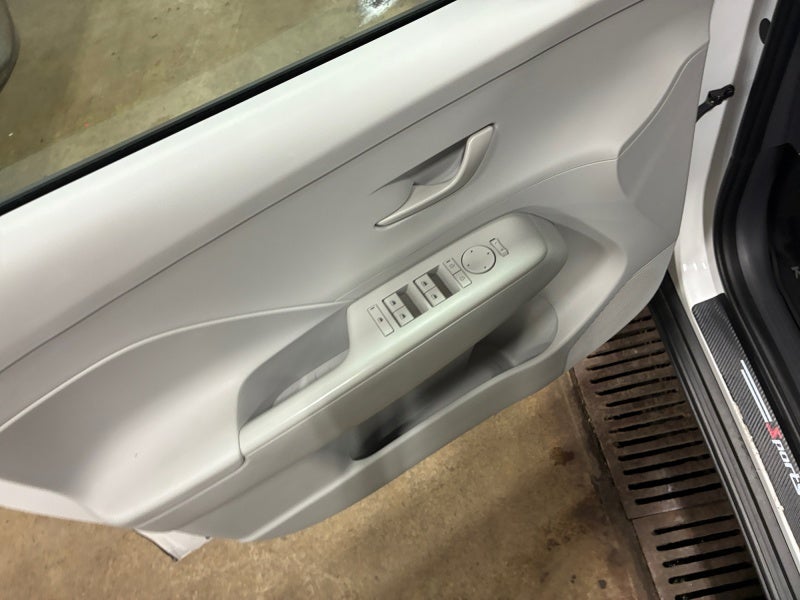 2025 Hyundai KONA SE