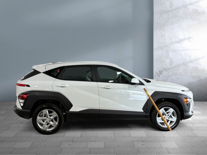 2025 Hyundai KONA SE