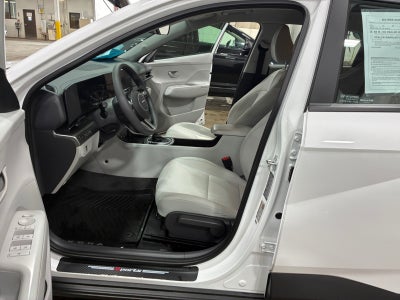 2025 Hyundai KONA SE