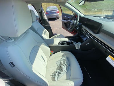 2025 Hyundai SONATA HYBRID Limited