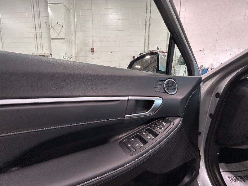 2027 Hyundai SONATA HYBRID Limited