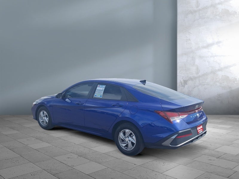 2025 Hyundai ELANTRA SE