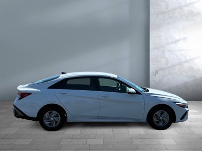 2026 Hyundai ELANTRA SE