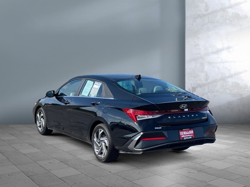 2025 Hyundai ELANTRA Limited