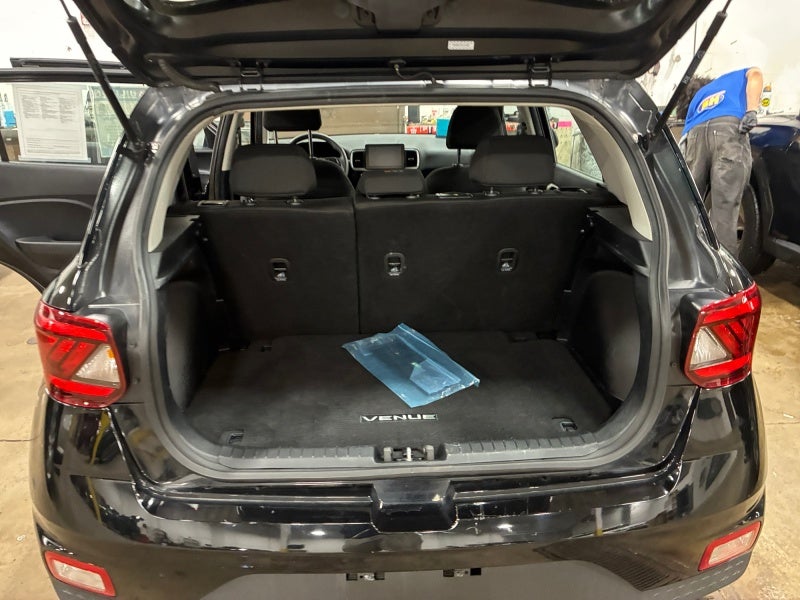 2022 Hyundai VENUE SE