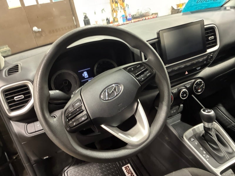 2022 Hyundai VENUE SE