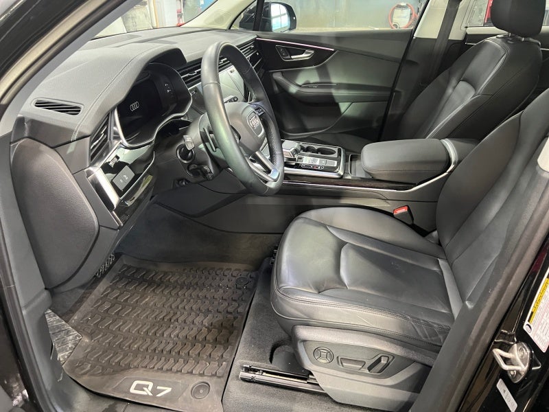 2024 Audi Q7 Premium Plus