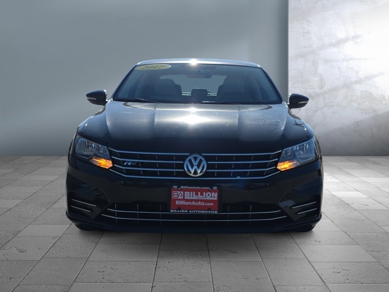 2017 Volkswagen Passat R-Line w/Comfort Pkg