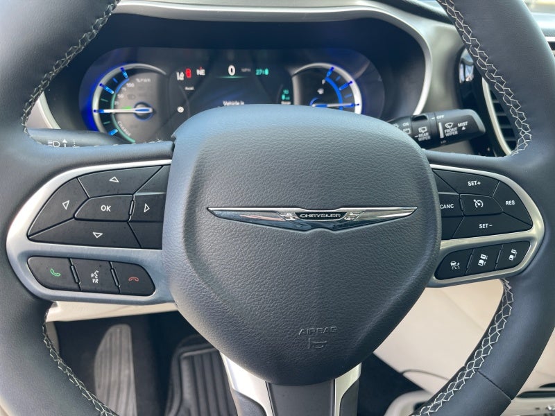 2023 Chrysler Pacifica Hybrid Touring L