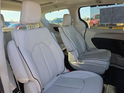 2017 Chrysler Pacifica Hybrid Platinum