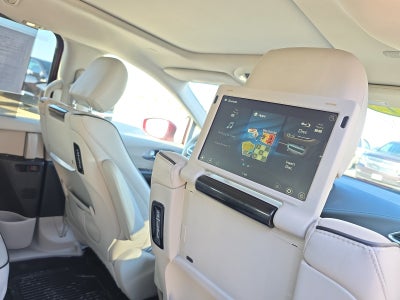 2017 Chrysler Pacifica Hybrid Platinum