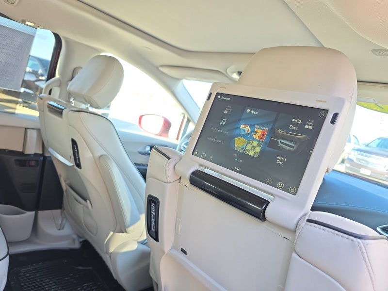 2017 Chrysler Pacifica Hybrid Platinum