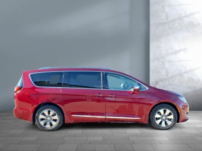 2017 Chrysler Pacifica Hybrid Platinum