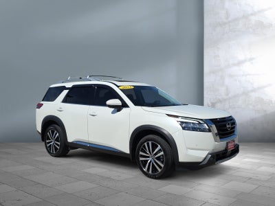 2023 Nissan Pathfinder Platinum