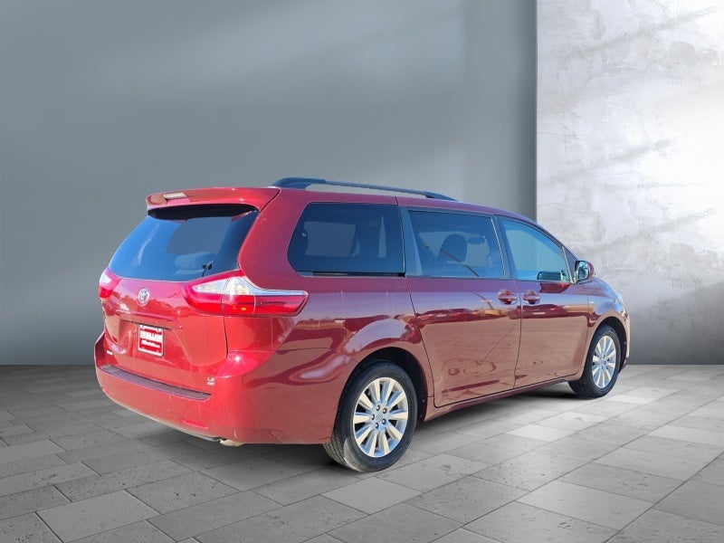 2016 Toyota Sienna LE