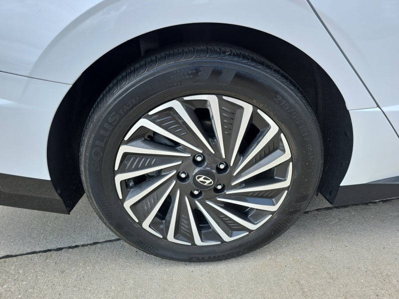 2025 Hyundai SONATA HYBRID SEL