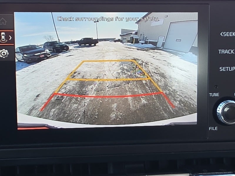 2024 Kia Carnival LX