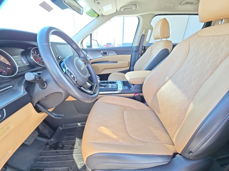 2024 Kia Carnival LX