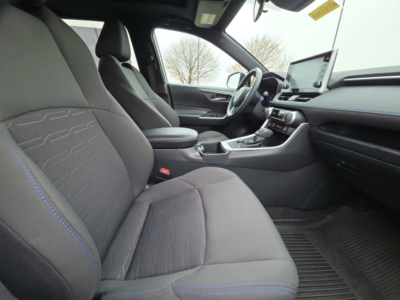 2022 Toyota RAV4 Hybrid SE