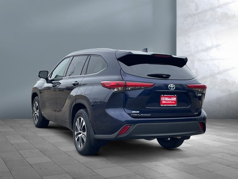 2022 Toyota Highlander Hybrid XLE