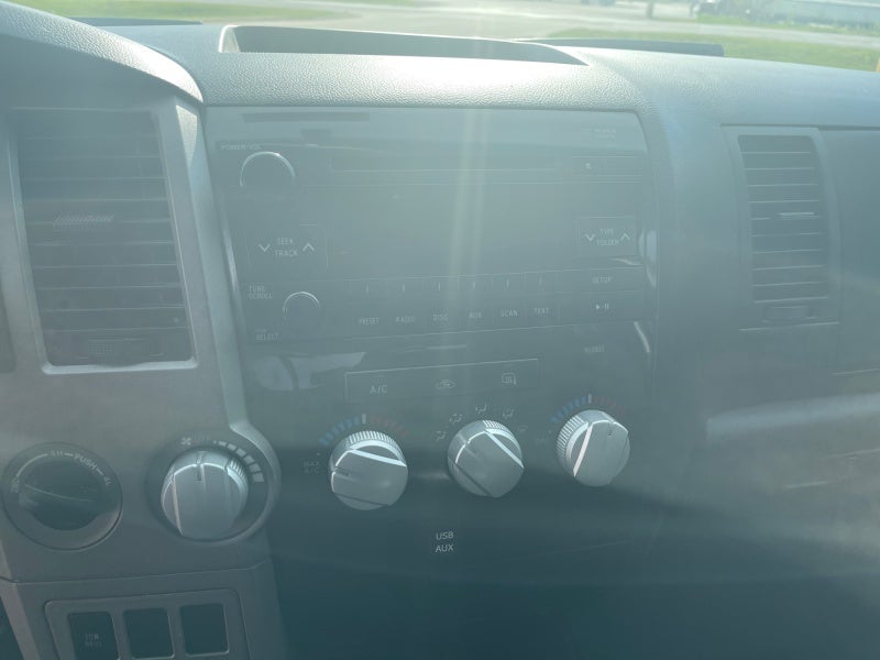 2013 Toyota Tundra 4WD Truck GRADE