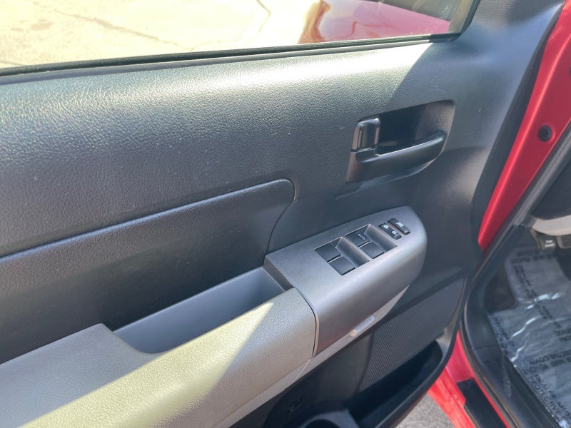 2012 Toyota Tundra 4WD Truck GRADE