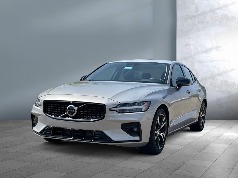 2024 Volvo S60 Plus Dark Theme